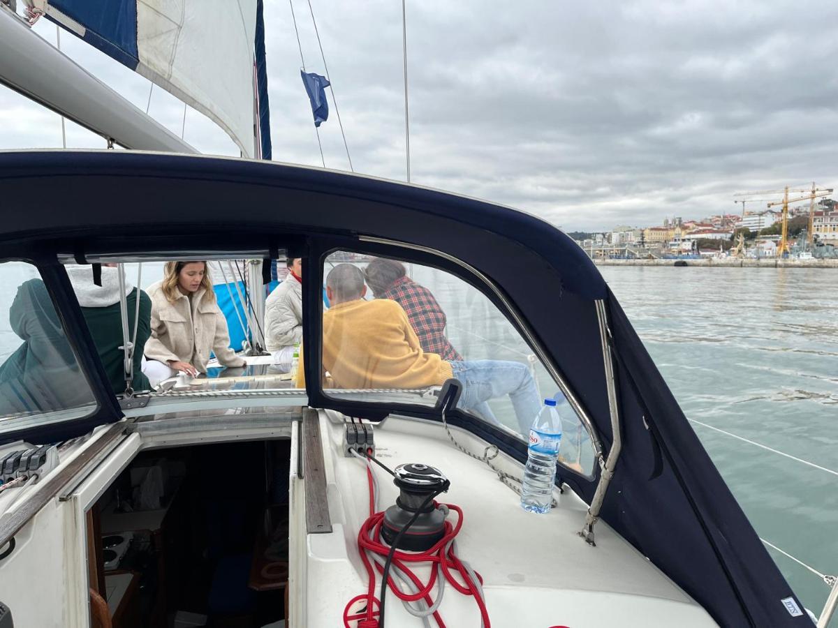 Stay In A Boat - Lisboa Exterior photo