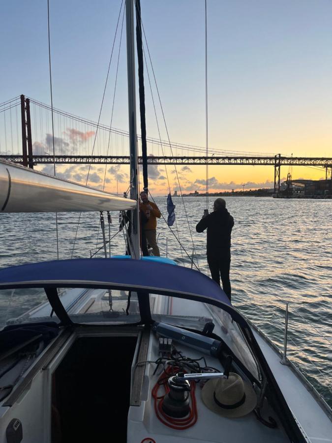 Stay In A Boat - Lisboa Exterior photo