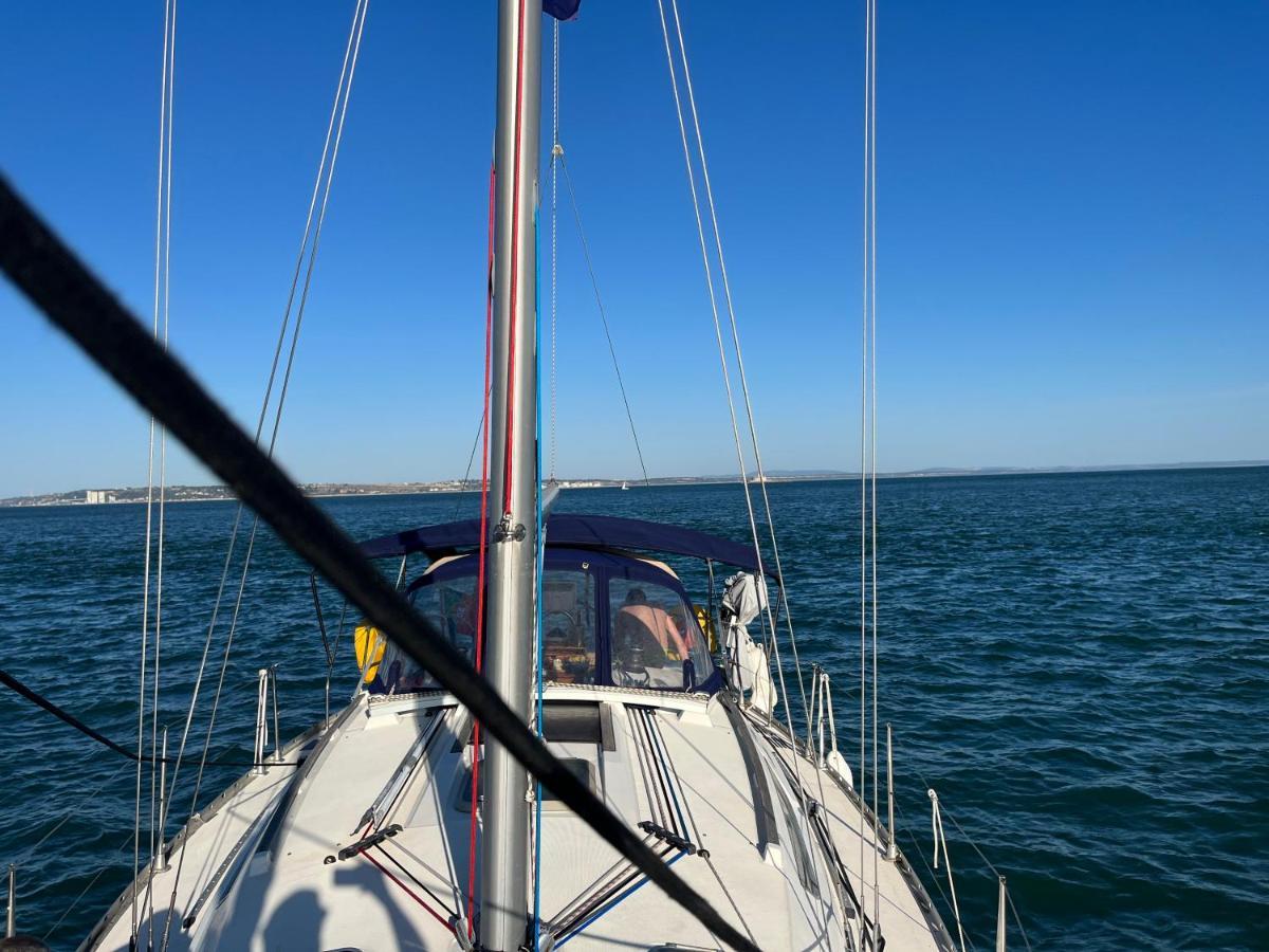 Stay In A Boat - Lisboa Exterior photo